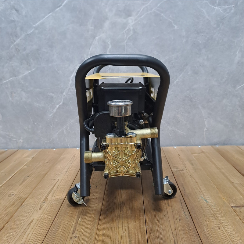 کارواش صنعتی اینتیمکث مدل 100~260 bar