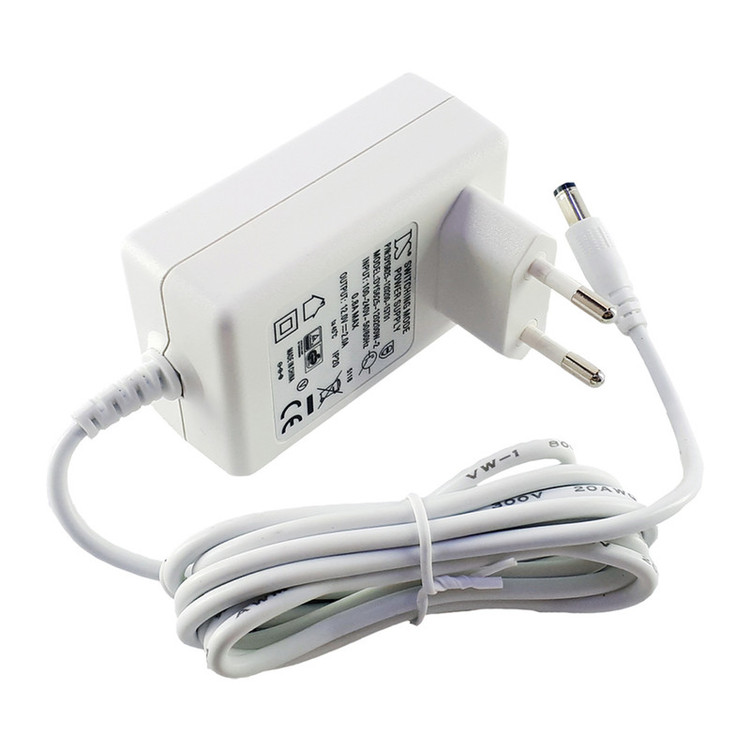 فشارسنج بازویی دیجیتال یوول مدل YE670D-AC با قابلیت تشخیص فشار سیستولیک، اندازهگیری میانگین ضربان قلب، شناسایی آریتمی، هشدار خطای محاسباتی، مناسب سایز بازو 22 تا 45 سانتیمتر و منبع تغذیه برق و باتری